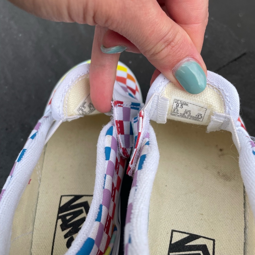 Toddler Rainbow Checker Slip-On vans - Picture 2 of 4